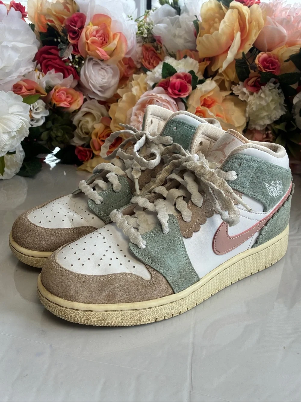 Air Jordan 1 Mid SE Pink Oxford Scalloped Suede Sneakers White Youth 5.5Y